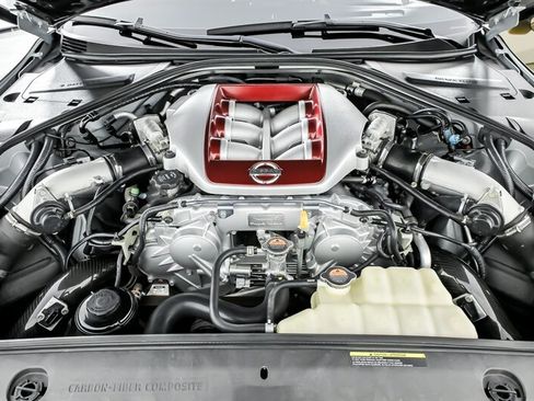 Used 2020 Nissan GT-R Premium AWD/4WD image 17