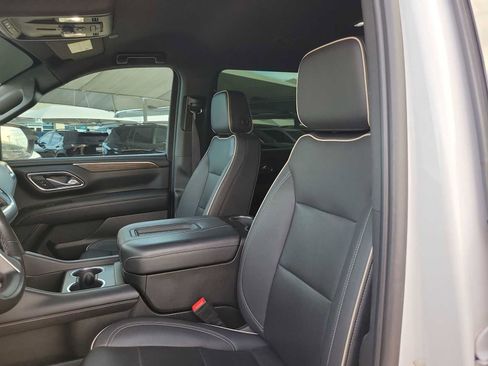 Used 2023 Chevrolet Suburban Premier image 11