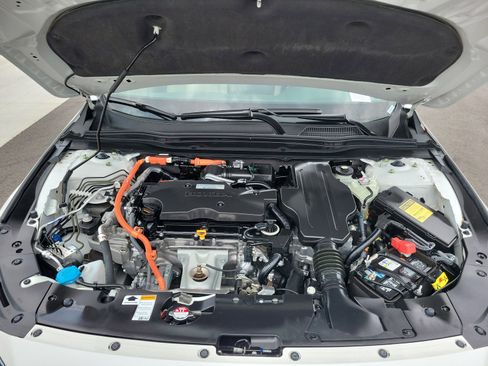 Used 2019 Honda Accord Touring image 32