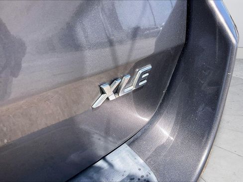 Used 2011 Toyota Sienna XLE w/ Entertainment Pkg FWD image 30
