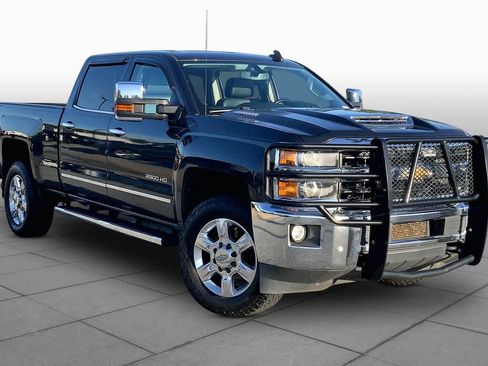Used 2019 Chevrolet Silverado 2500 LTZ w/ Duramax Plus Package AWD/4WD image 3