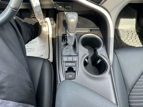 Used 2023 Toyota Camry SE AWD/4WD image 18