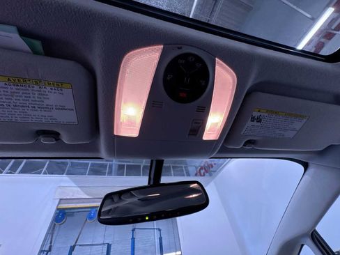 Used 2010 Toyota Prius Five image 31