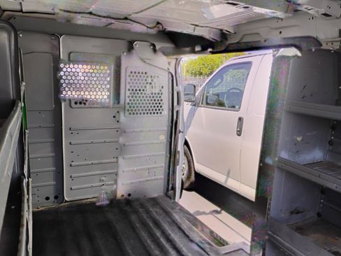 Used 2015 Ford Transit 150 130 Low Roof RWD image 30