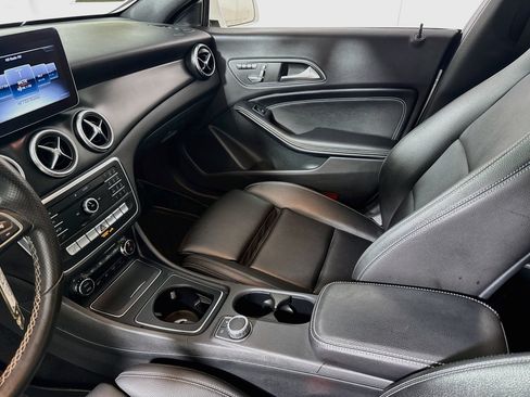 Used 2018 Mercedes-Benz CLA 250 4MATIC image 24