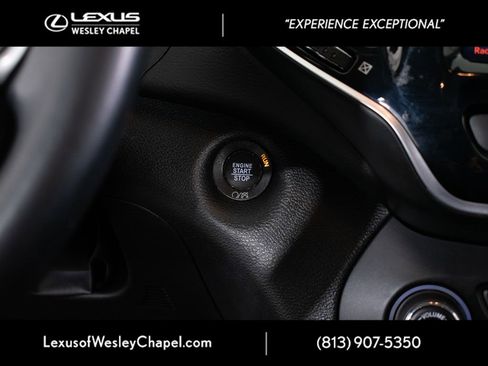 Used 2019 Jeep Cherokee Limited FWD image 29