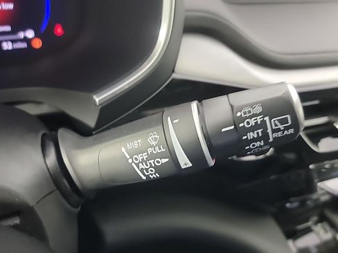 Used 2023 Acura MDX SH-AWD w/ Technology Package image 28