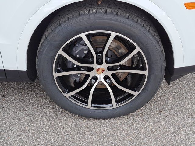 Used 2026 Porsche Cayenne AWD/4WD image 11