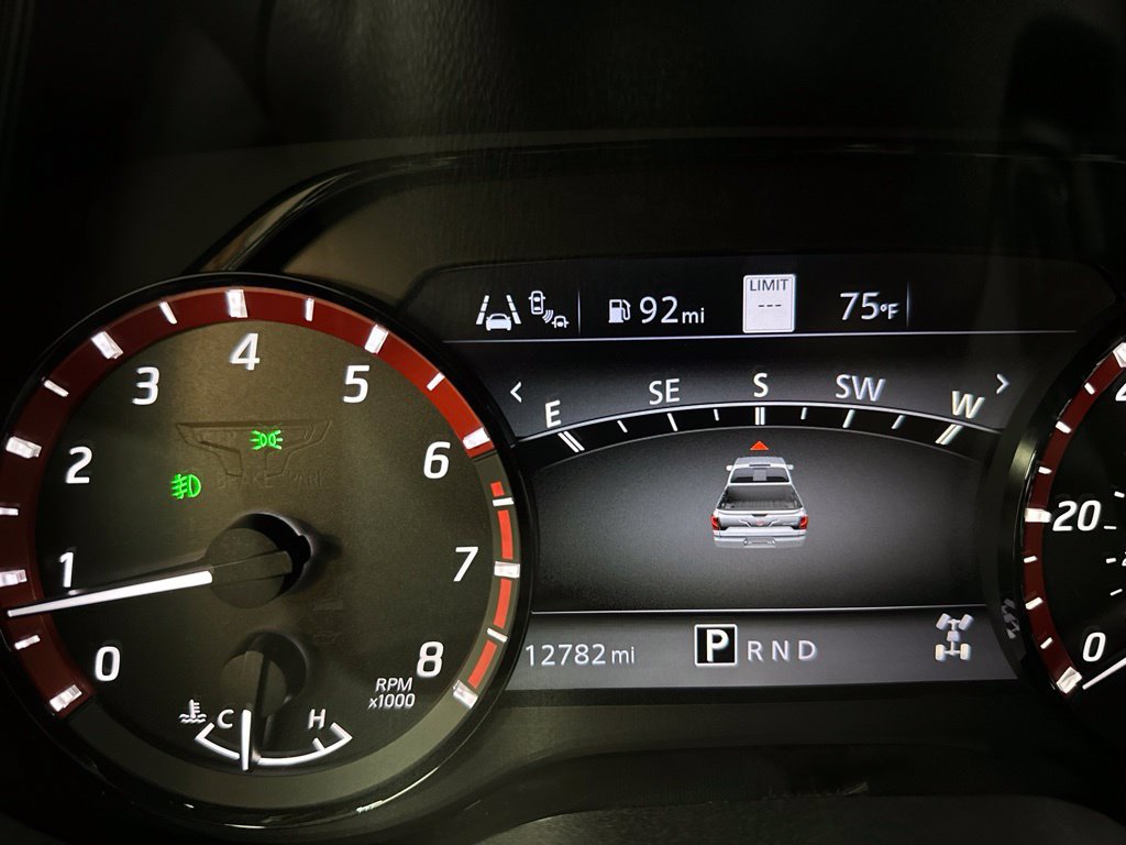 Used 2024 Nissan Titan PRO-4X w/ Pro-4x Convenience Package AWD/4WD image 28