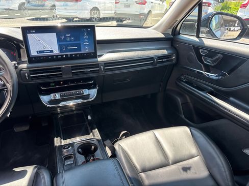 Certified 2023 Lincoln Corsair AWD w/ Rear Removable Package Tray image 28