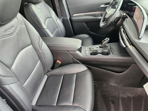 Certified 2024 Cadillac XT4 Premium Luxury w/ Cold Weather Package image 15
