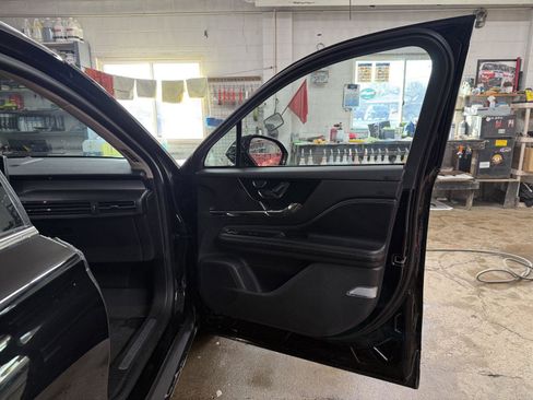 Used 2023 Lincoln Corsair AWD w/ Equipment Group 101A image 29