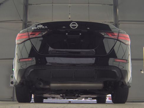 Used 2025 Nissan Sentra SV FWD image 10