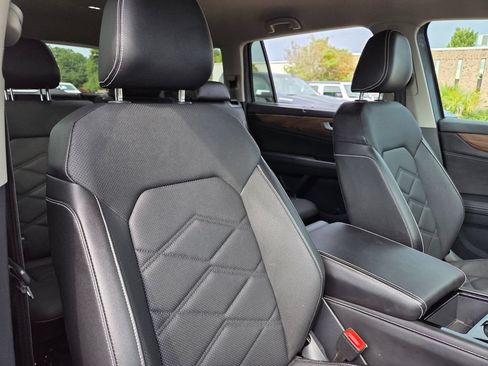 Used 2025 Volkswagen Atlas SE AWD/4WD image 30