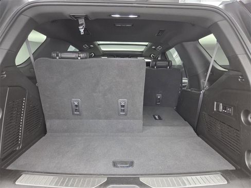 Used 2023 GMC Yukon Denali w/ Advanced Technology Package image 29