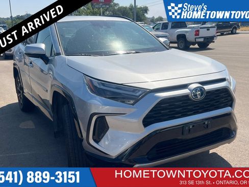 Certified 2022 Toyota RAV4 SE w/ Convenience Package AWD/4WD image 1