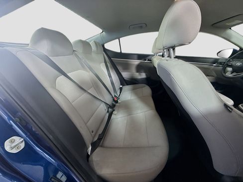 Used 2019 Hyundai Elantra SE image 26