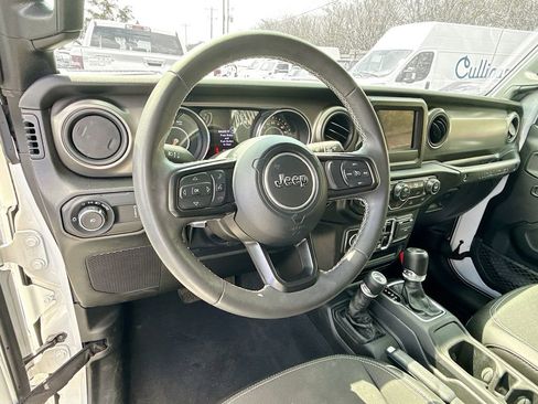 Used 2023 Jeep Wrangler Unlimited Sport image 12