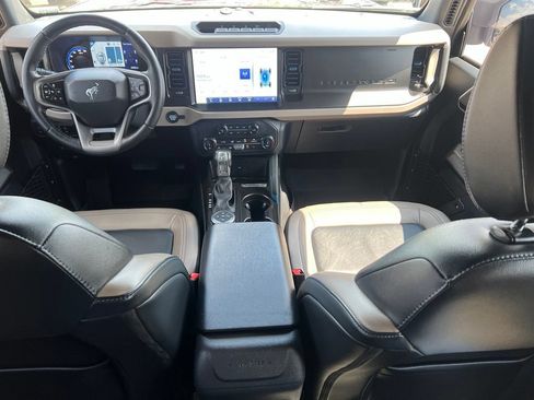 Used 2022 Ford Bronco Wildtrak AWD/4WD image 25