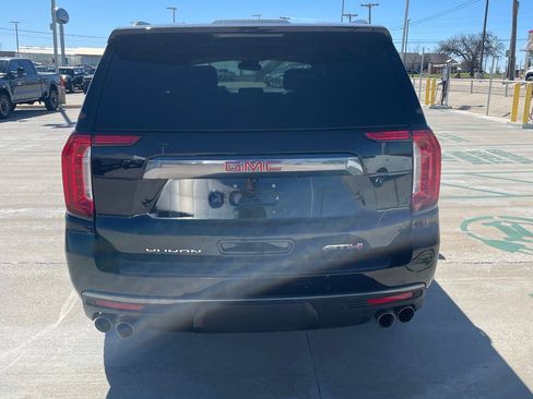 Used 2023 GMC Yukon XL AT4 w/ Technology Package image 5