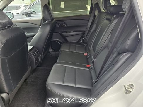 Used 2023 Nissan Rogue SV w/ SV Premium B Package FWD image 9