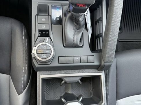 New 2025 Toyota Tacoma TRD Off-Road image 27