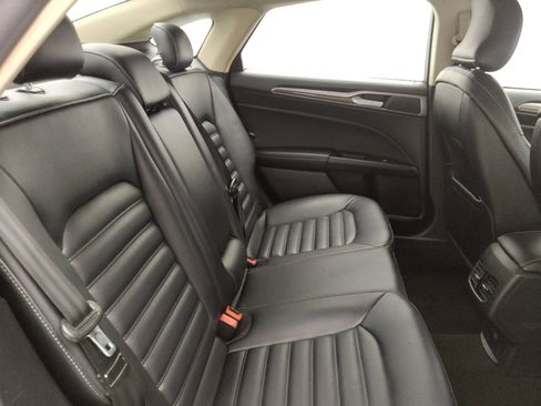 Used 2019 Ford Fusion SEL image 19