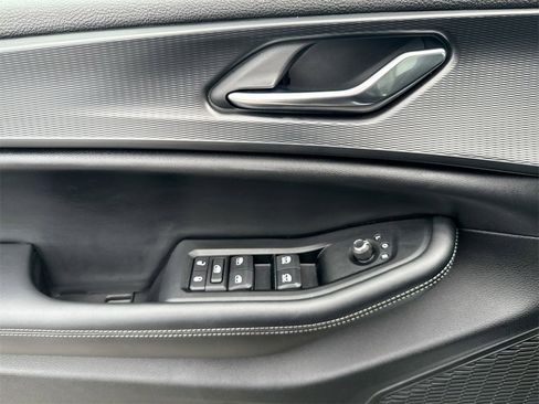 Used 2024 Jeep Grand Cherokee Altitude image 15