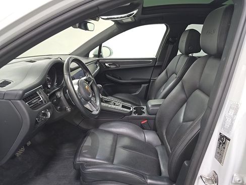 Used 2021 Porsche Macan GTS w/ Premium Package Plus (PF9) AWD/4WD image 3