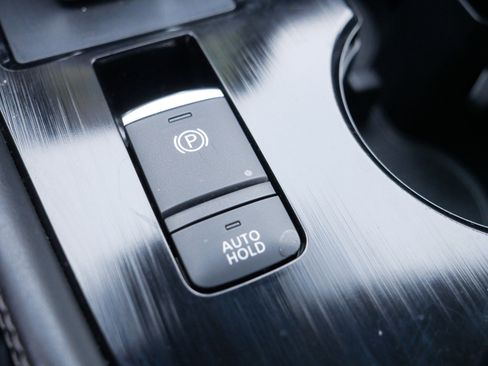 Certified 2022 Nissan Rogue Platinum w/ Head-Up Display Package image 31