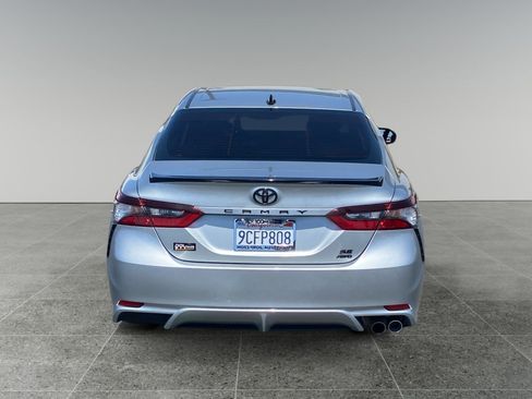 Used 2022 Toyota Camry SE w/ Convenience Package AWD/4WD image 4