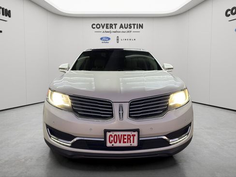 Used 2017 Lincoln MKX Reserve w/ Driver Assistance Package image 8
