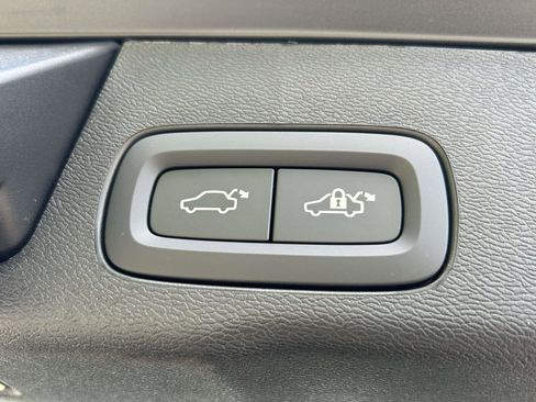 New 2026 Volvo XC60 B5 Plus w/ Protection Package Premier image 18