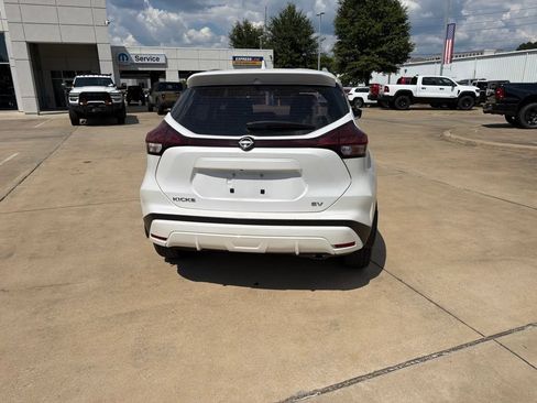 Used 2023 Nissan Kicks SV FWD image 14