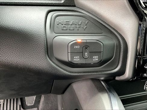 New 2026 RAM 2500 Laramie AWD/4WD image 16