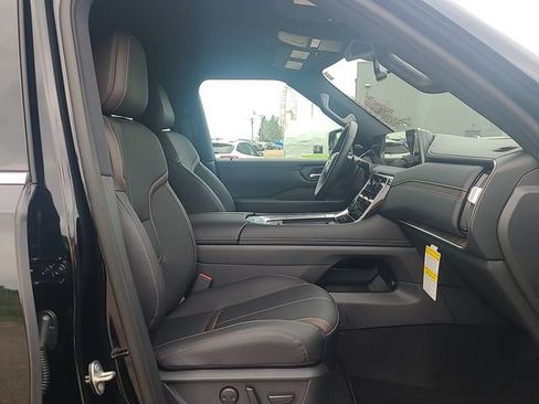 New 2026 Nissan Armada SL w/ Captain's Chari Seat Package AWD/4WD image 28