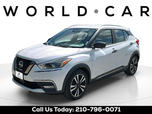 Used 2020 Nissan Kicks SR FWD image 7