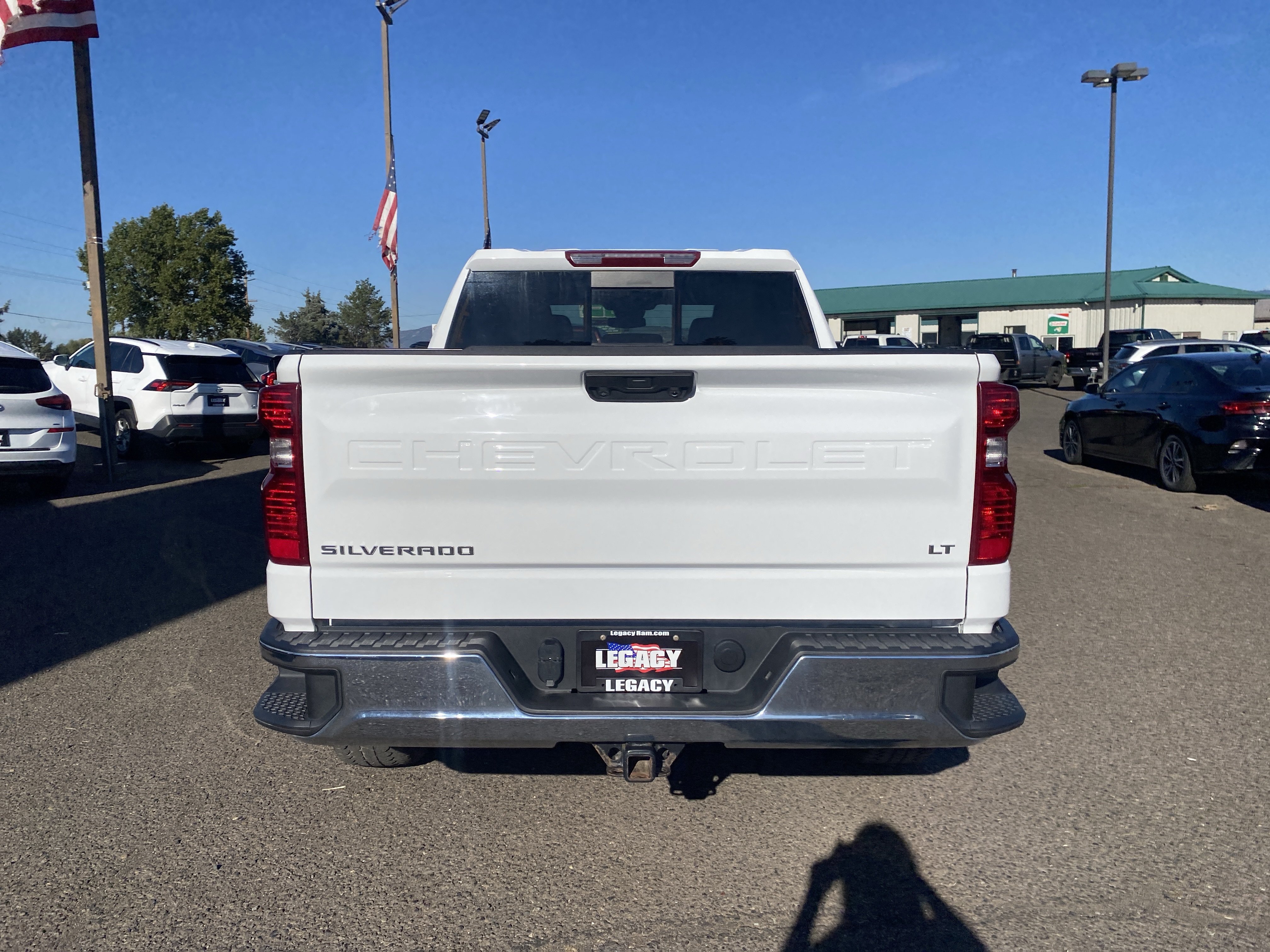 Used 2024 Chevrolet Silverado 1500 LT w/ Convenience Package II AWD/4WD image 4