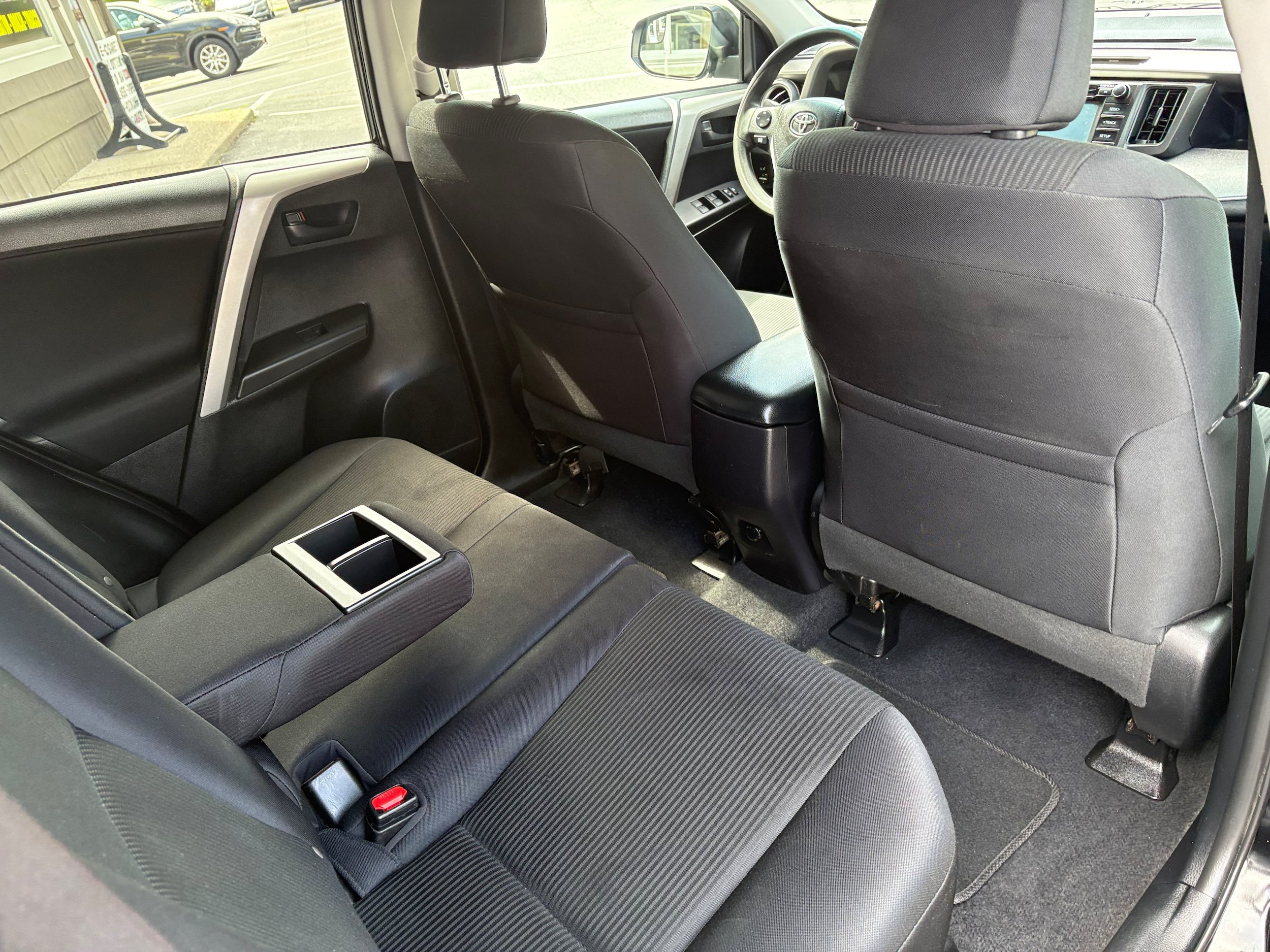 Used 2016 Toyota RAV4 LE AWD/4WD image 22