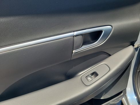 Used 2025 Hyundai Sonata SEL FWD image 27