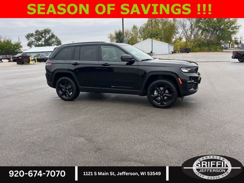 New 2025 Jeep Grand Cherokee Limited w/ Luxury Tech Group II image 9