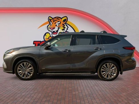Used 2022 Toyota Highlander Platinum AWD/4WD image 8
