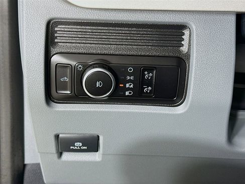 Used 2024 Ford F250 XL w/ XL Chrome Package AWD/4WD image 12