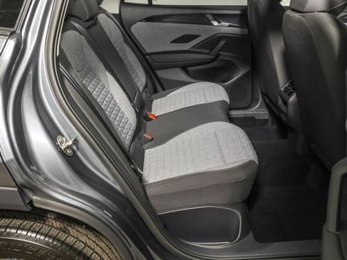 Used 2025 Volkswagen Tiguan S w/ 18" Wheel Package image 40