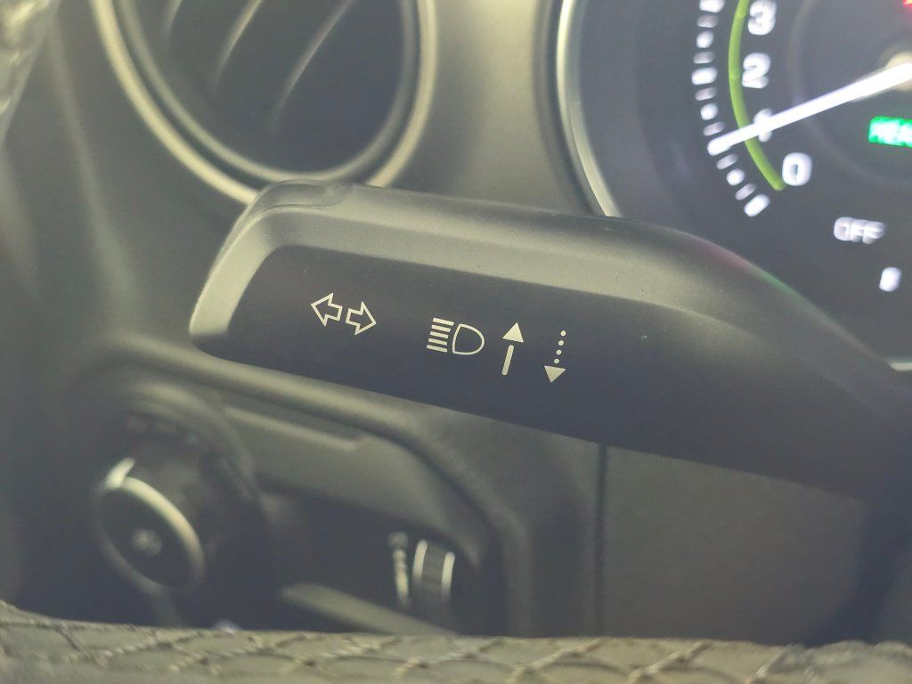 Used 2023 Jeep Wrangler Unlimited AWD/4WD image 40