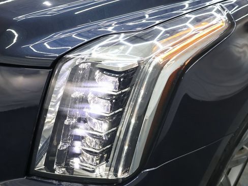 Used 2019 Cadillac Escalade ESV Luxury image 27