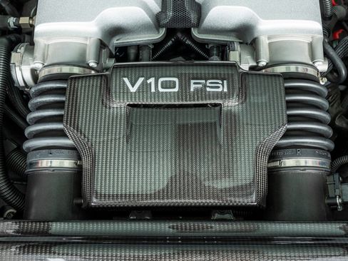 Used 2010 Audi R8 V10 image 18