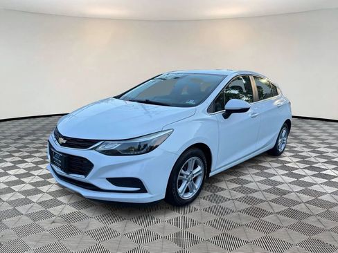 Used 2017 Chevrolet Cruze LT w/ Sun And Sound Package FWD image 3