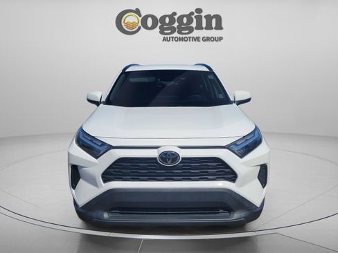 Used 2022 Toyota RAV4 XLE image 10