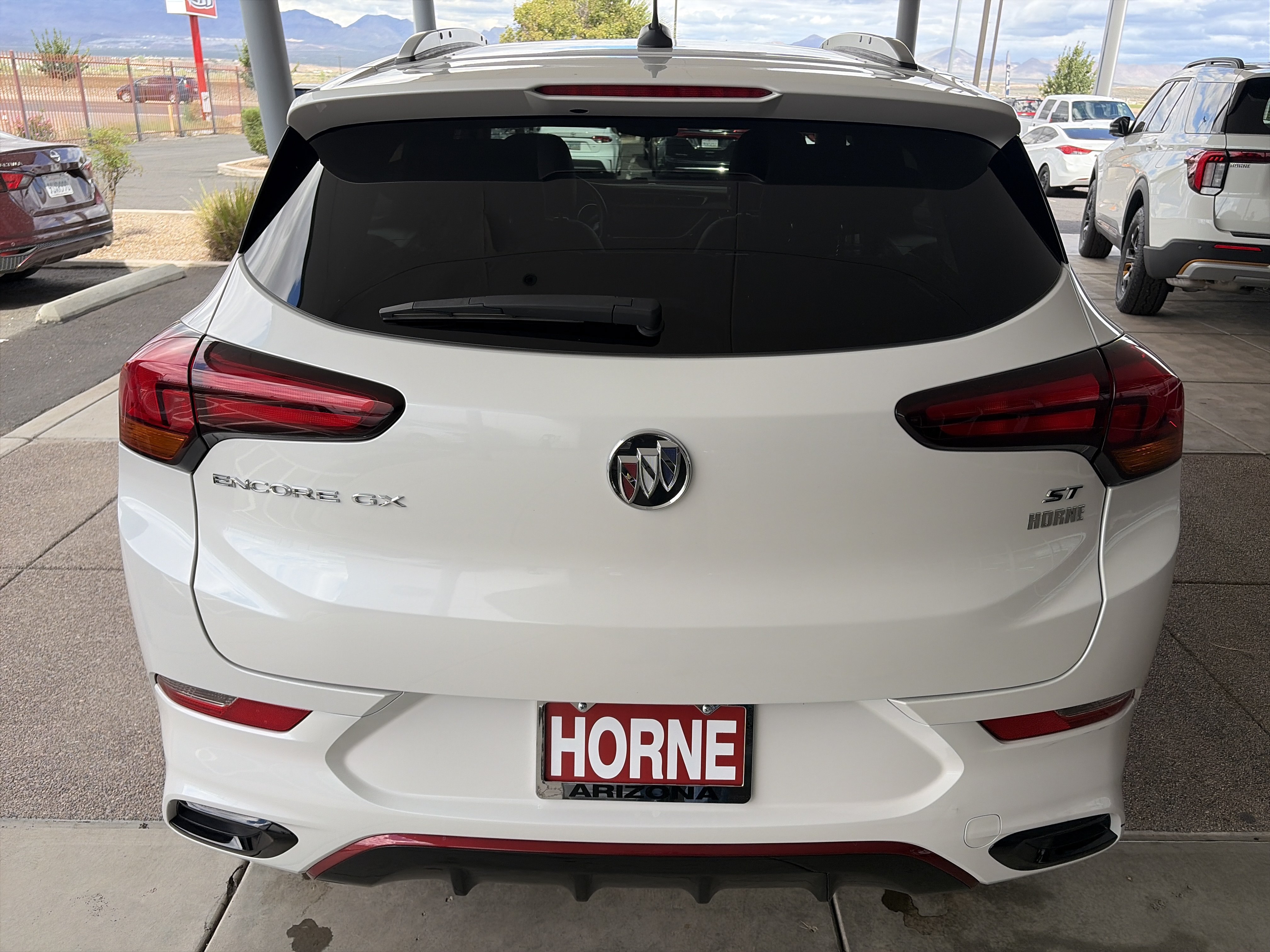 Used 2022 Buick Encore GX Select w/ Sport Touring Package FWD image 5